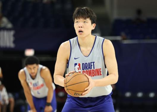 杨瀚森选秀模拟:第33顺位被黄蜂选中,有望冲击首轮
