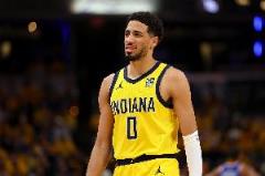 徐静雨解析哈利:灵活应变拆解对手 指挥果断临危不乱 NBA新星风采
