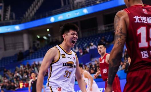 两米一三中锋横空出世!辽篮新星两战轰56分27板,能否接班韩德君?
