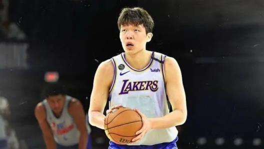 湖人应优先考虑杨瀚森的交易价值,专家分析其与东契奇的适配度及提升选秀签的策略