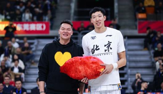 周琦爱子渴望加入宏远梯队,广东才是真爱?