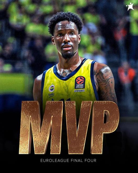 湖人旧将&欧篮MVP!绿军主帅马祖拉力推奈杰尔-海斯-戴维斯