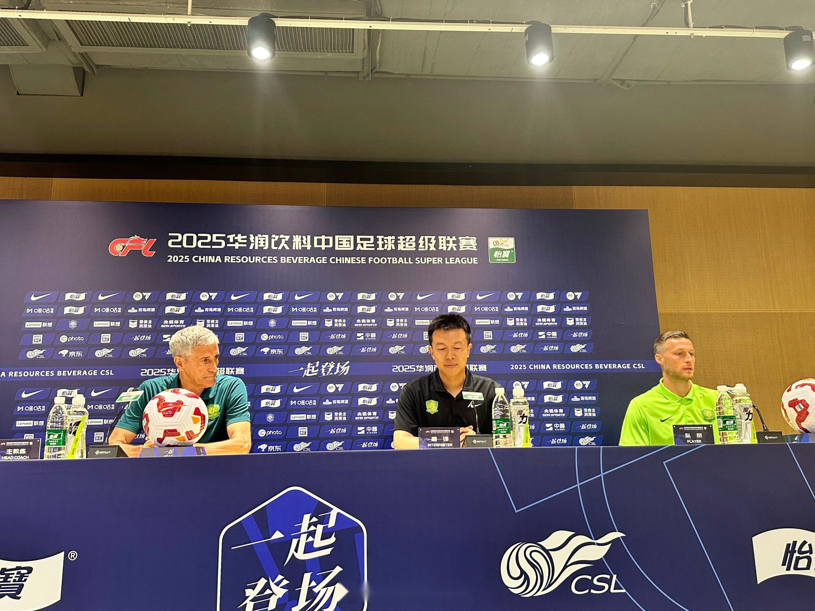 斯帕伊奇：球队防守状态渐入佳境，明天目标是全取三分
