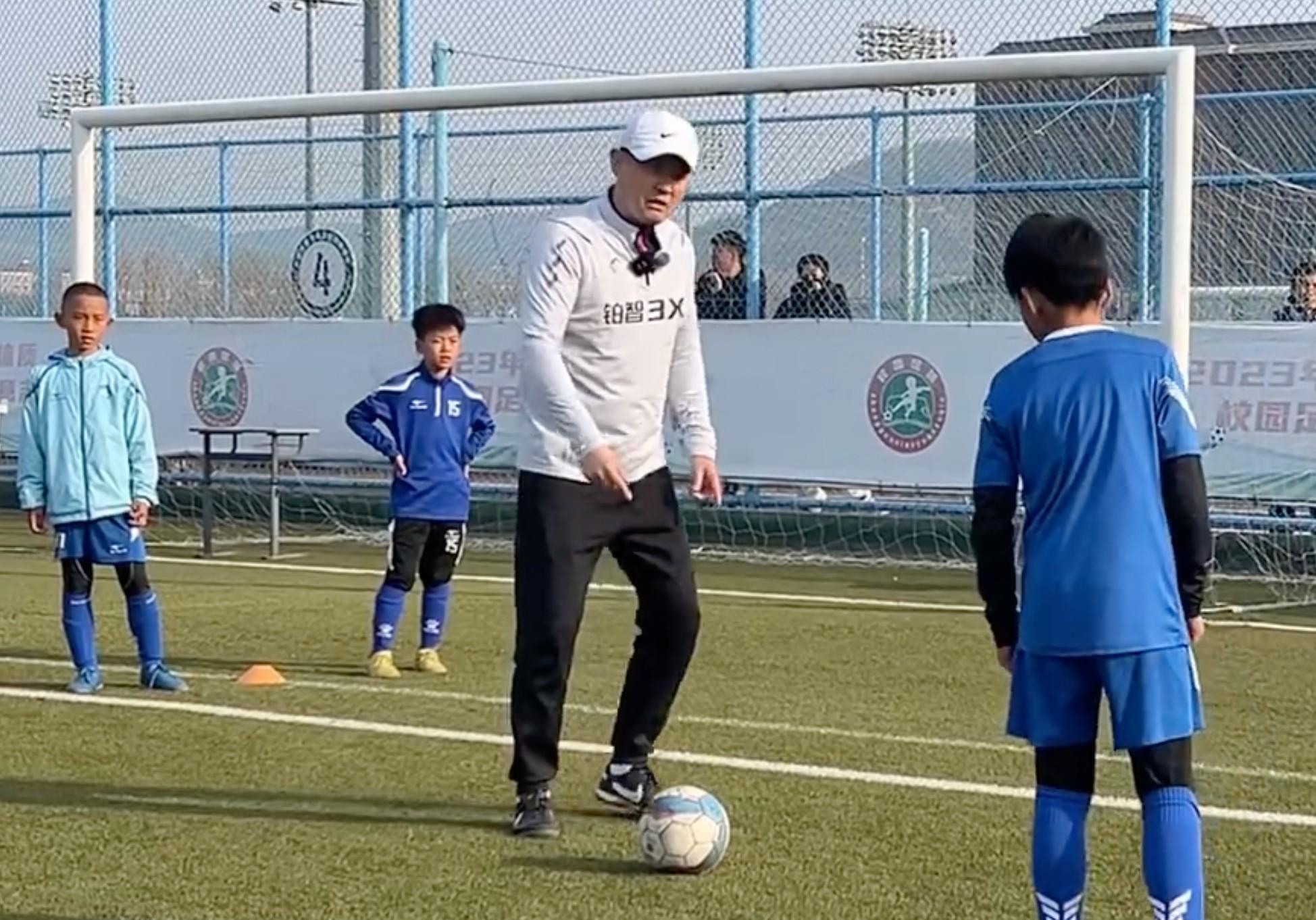 律师解析嗨球事件:从儿童权益出发应先放人再起诉家长