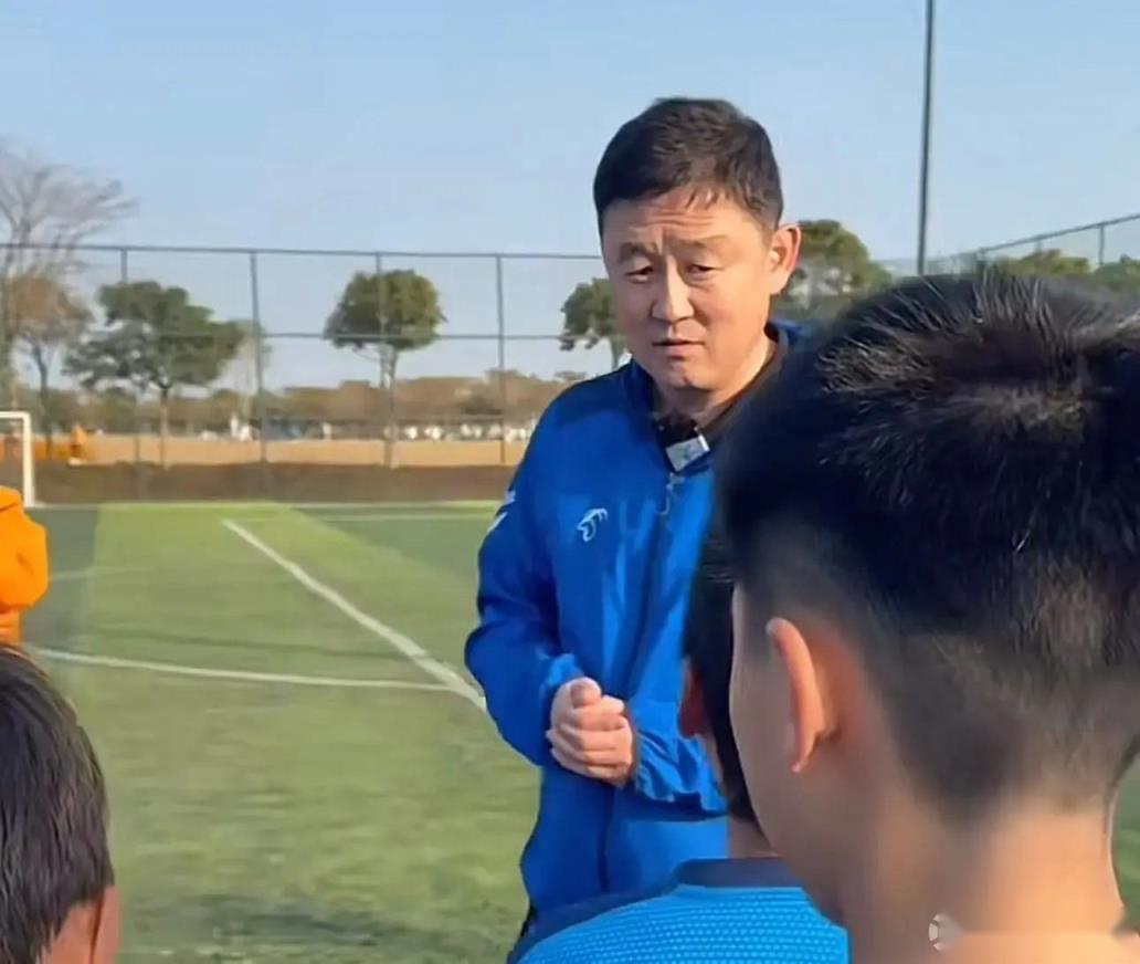 孙继海称霍顿是中国足球的启蒙者，呼吁国人多鼓励孩子