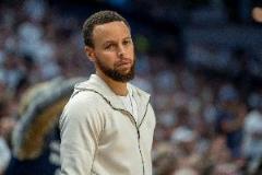 库里：我不知道还能在NBA打多久，合同还剩两年