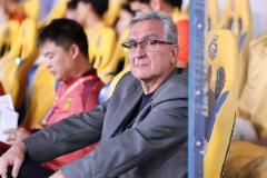 马德兴:国足最大失误在于防守型中场选黄政宇首发
