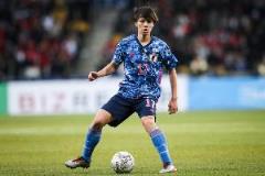 田中碧分析日本平沙特:禁区缺乏接应点,传中效果不佳