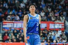 邹阳41分钟15分正负-11,三分6中1亮眼表现