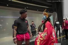 Speed被国粹变脸吓到狗叫看完后用中文直呼：牛逼牛逼