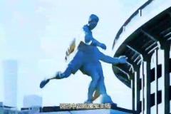感动！7万国足球迷编织了一片最美的星空，悼念林子金小朋友