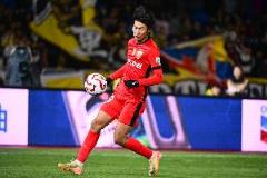 19岁李新翔中超首秀神迹:1射2传单挑防线破门