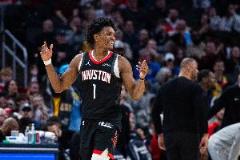 阿门半场高效表现:10投7中砍下14分7板7助2断 正负值+23