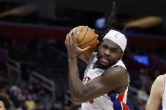 斯图尔特累积12次技术犯规加6次恶犯,薪资专家预测NBA将如何处罚