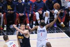NBA历史单场60+10+10+5三分表现球员:约基奇与哈登