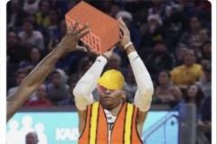 威少上演“神操作”引全美关注,堪比老詹约老师遗憾失MVP