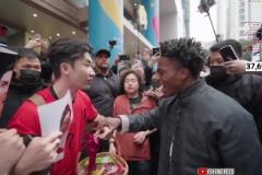 大气!“韦世豪”给甲亢哥送果篮,这都哪里来的天才啊