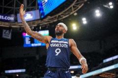 罚球绝杀!爱德华兹:亚历山大-沃克是本场比赛的MVP