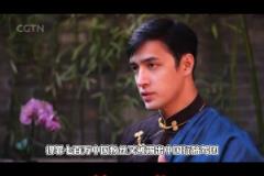 李美越试图告诉甲亢哥中国没人喜欢C罗,结果被路人小孩打脸