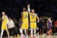 春晚来了!湖人阵容曝光:詹姆斯、东契奇、里夫斯、八村塁、海斯齐齐登场!