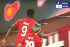 4分钟2球!邵璞亮脱手,迈克尔乱战破门,梅州2-1反超三镇