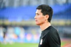  青岛西海岸五轮不败成黑马拦路虎，后防年龄是否成关键因素？