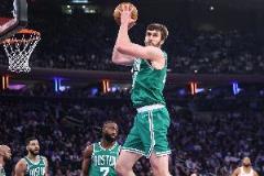 凯尔特人篮板优势明显 62-32力压奇才 前场25个篮板科内特抢下9个!