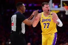 苏群：裁判吹了13年NBA却只让东契奇一次季后赛出场