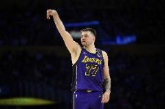 东契奇半场高效表现:12中8砍下24分5助1断