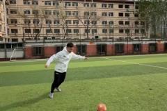 没想到欧冠结束3天,中国球员就踢出了超越赖斯的弧线球