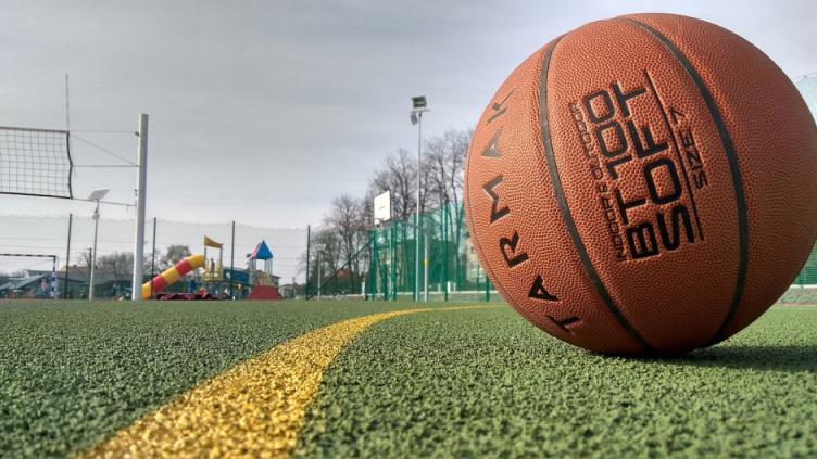 CBA季后赛辽宁vs新疆直播:齐麟、阿不都缺席