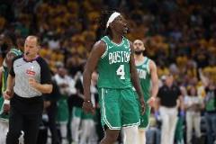 霍勒迪:比尔是顶级得分手,我们不是同类球员,为什么要把我扯进来?