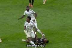 吕迪格vs阿森纳犯规合集:全场多次恶劣犯规仅吃一黄