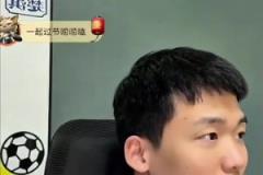 踢满120分钟!B费午夜仍在老特拉福德球场外与球迷见面❤️