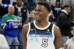 森林狼今日胜湖人22分,延续强势势头横扫太阳4-0