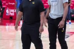 孟超:火勇首战你看好谁! 勇士训练现场全员狂投三分