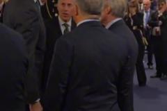 西班牙国王会见老佛爷和拉波尔塔,老佛爷这看起来面色还行啊