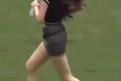 当女队医出场的那一刻,网友直呼:对手已经输了