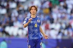 法尔克:拜仁关注日本中卫板仓滉,估值约1200万欧元