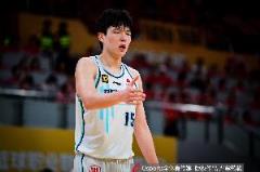 知名网站再升一位：杨瀚森53顺位被爵士选中