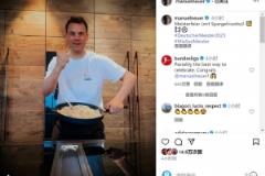 诺伊尔社交媒体晒芦笋烩饭照:庆祝冠军时刻