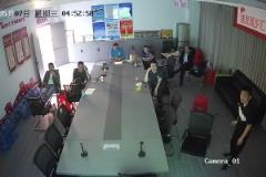 掩面哭泣!一群老男孩球迷见证国米史诗晋级