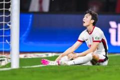 元敏诚因足底不适被换下,硬伤影响后续比赛?