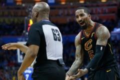 JR:曾是场均18分第六人,效力骑士时是3D核心