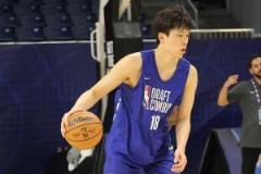 杨瀚森将被哪支球队选中?网友热议预测纷纷