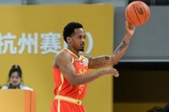 半场9中6!小巴里-布朗三分4中2轰17分3助正负值+14
