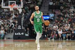 力挽狂澜!德里克-怀特高效输出16中9砍下34分三分13中7