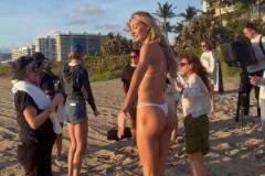 好家伙,这身排骨!库里教妹布林克性感泳衣写真,这也太瘦了