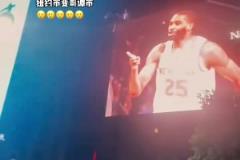 大球市的排面!尼克斯晋级东决后 纽约市秒变哥谭市