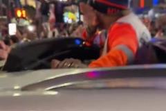 7旬老尼蜜!斯派克-李和全城纽约球迷庆祝尼克斯杀进东决